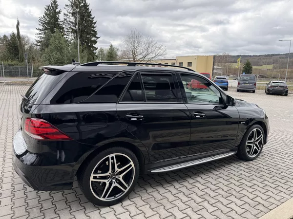 Mercedes-Benz GLE 43 AMG 287kW 4 MATIC PANORAMA! - foto 9