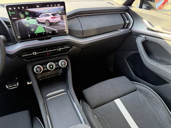 Škoda Kodiaq 2.0TDI 110kW SPORTLINE HUD R19 - foto 23