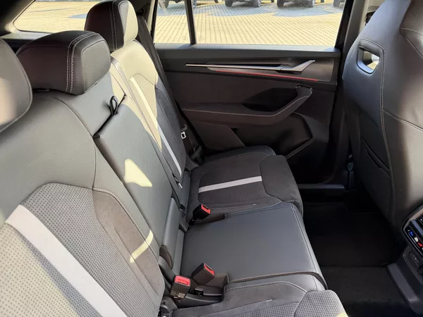 Škoda Kodiaq 2.0TDI 110kW SPORTLINE HUD R19 - foto 28