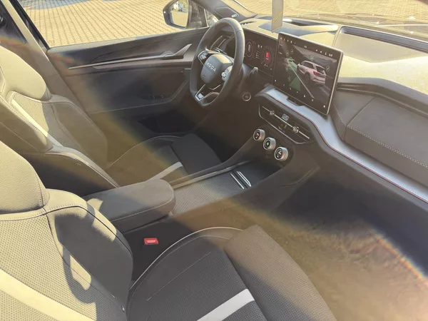 Škoda Kodiaq 2.0TDI 110kW SPORTLINE HUD R19 - foto 30