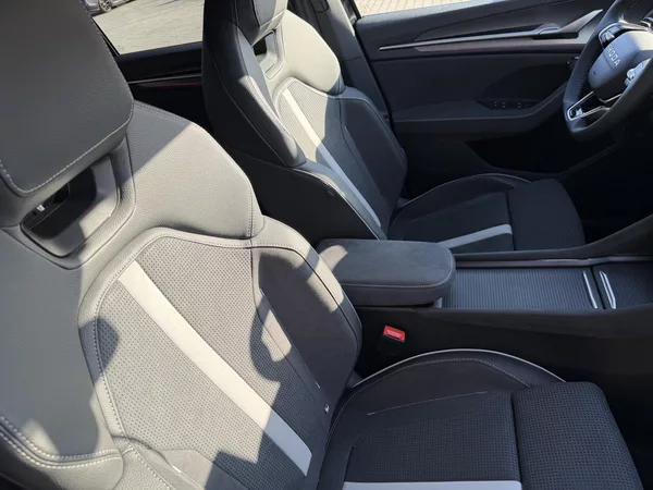 Škoda Kodiaq 2.0TDI 110kW SPORTLINE HUD R19 - foto 31
