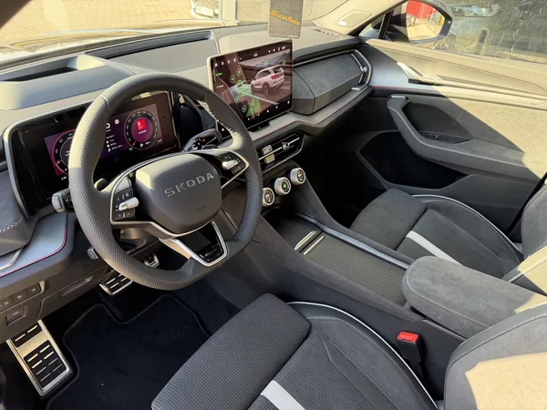 Škoda Kodiaq 2.0TDI 110kW SPORTLINE HUD R19 - foto 35