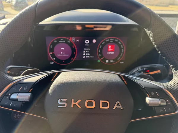 Škoda Kodiaq 2.0TDI 110kW SPORTLINE HUD R19 - foto 38