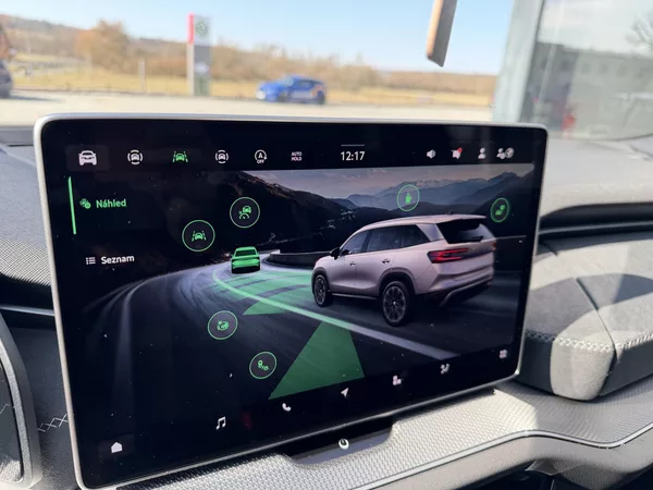 Škoda Kodiaq 2.0TDI 142kW 4X4 SPORT R19 CZ! - foto 41