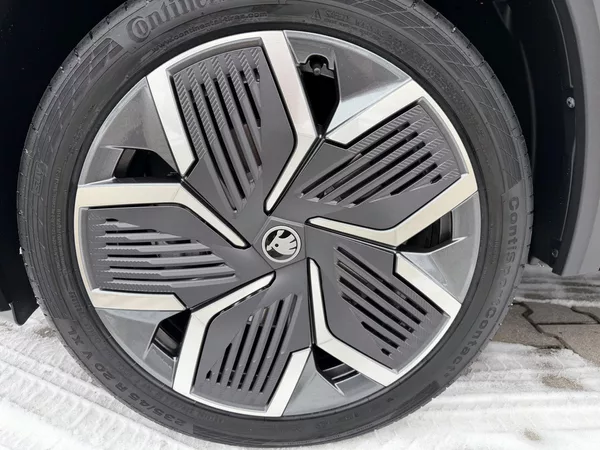 Škoda Kodiaq 2.0TDI 142kW 4X4 SPORT DCC CZ! - foto 16