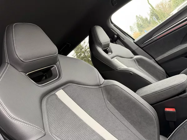 Škoda Kodiaq 2.0TDI 142kW 4X4 SPORT DCC CZ! - foto 32