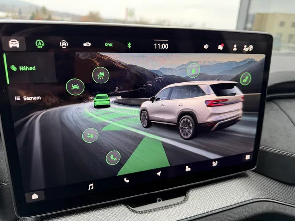 Škoda Kodiaq 2.0TDI 142kW 4X4 SPORT DCC CZ! - foto 42