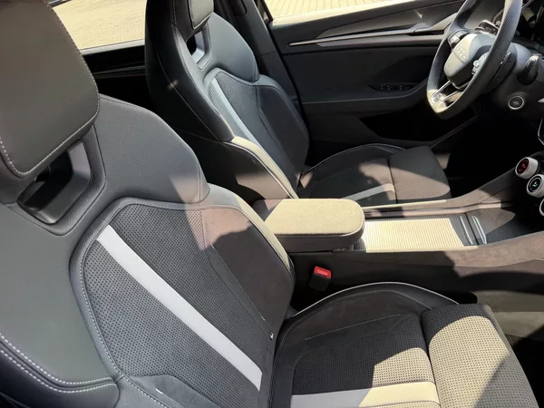 Škoda Kodiaq 2.0TDI 142kW 4X4 SPORT R19 HUD - foto 32