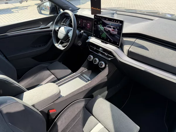 Škoda Kodiaq 2.0TDI 142kW 4X4 SPORT R19 HUD - foto 35