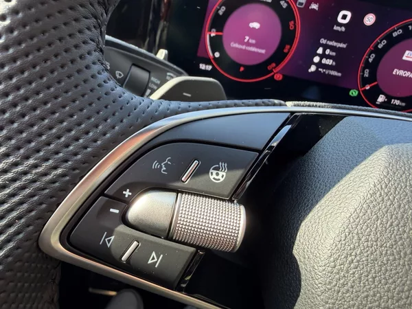 Škoda Kodiaq 2.0TDI 142kW 4X4 SPORT R19 HUD - foto 40