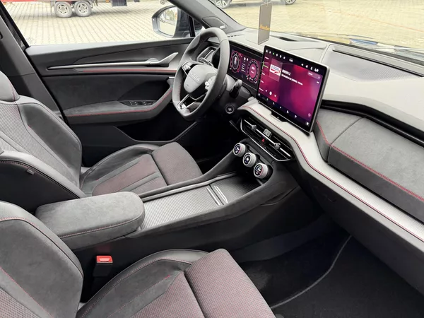 Škoda Kodiaq RS 2.0TSI 195kW 4X4 DCC NT HUD - foto 30