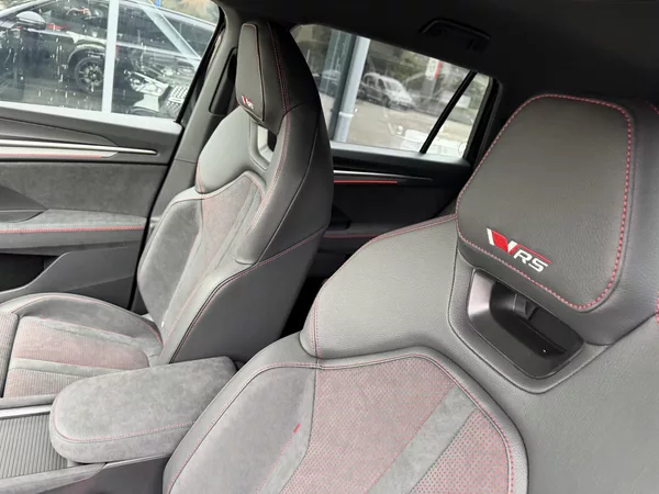 Škoda Kodiaq RS 2.0TSI 195kW 4X4 DCC NT HUD - foto 34