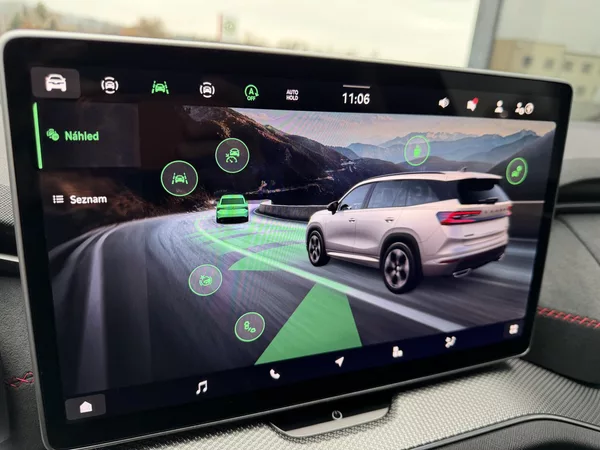 Škoda Kodiaq RS 2.0TSI 195kW 4X4 DCC NT HUD - foto 43