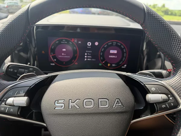 Škoda Kodiaq RS 2.0TSI 195kW 4X4 DCC NT TZ! - foto 39