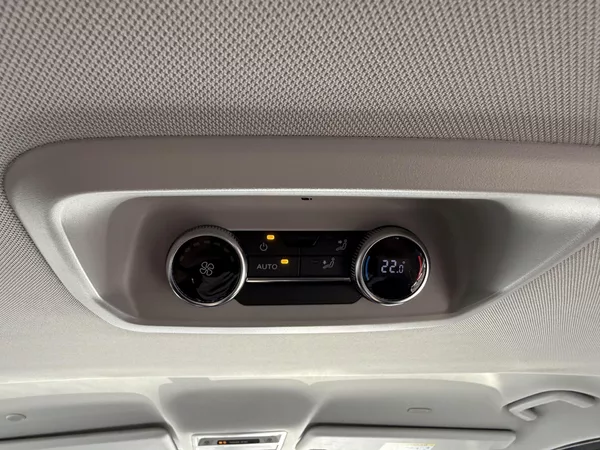 Volkswagen Caravelle 2.0TDI 125kW 8AUT DR ACC IQ!!! - foto 29