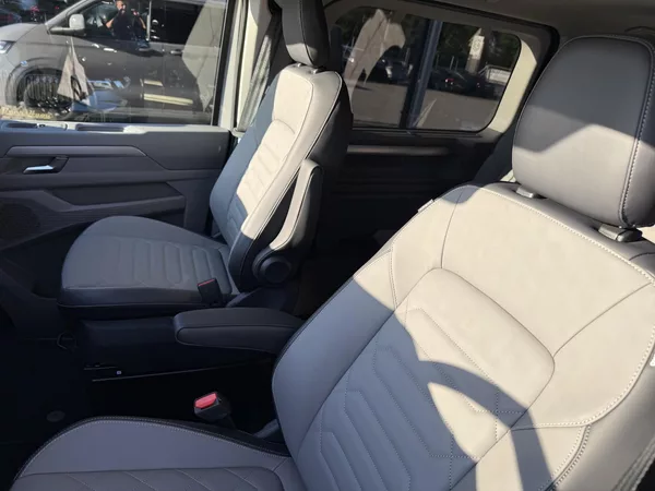 Volkswagen Caravelle 2.0TDI 125kW 8AUT DR ACC IQ!!! - foto 36