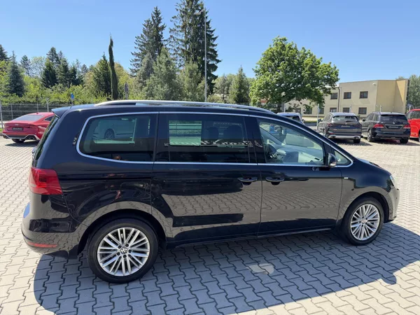 Volkswagen Sharan 2.0TDI 103kW DSG 7M EL. DVĚŘE - foto 10