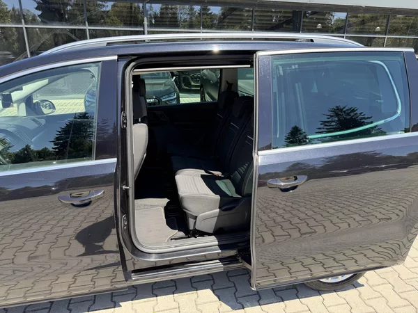 Volkswagen Sharan 2.0TDI 103kW DSG 7M EL. DVĚŘE - foto 20