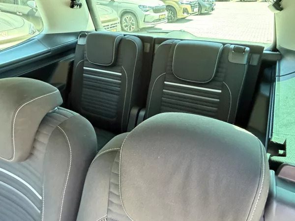 Volkswagen Sharan 2.0TDI 103kW DSG 7M EL. DVĚŘE - foto 25