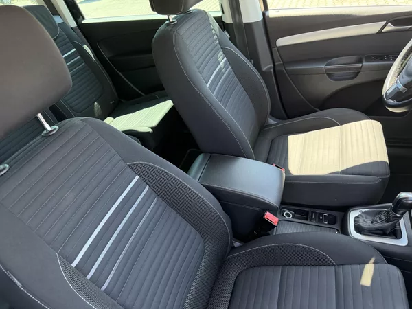Volkswagen Sharan 2.0TDI 103kW DSG 7M EL. DVĚŘE - foto 31