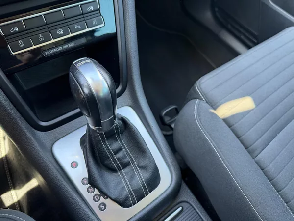 Volkswagen Sharan 2.0TDI 103kW DSG 7M EL. DVĚŘE - foto 38