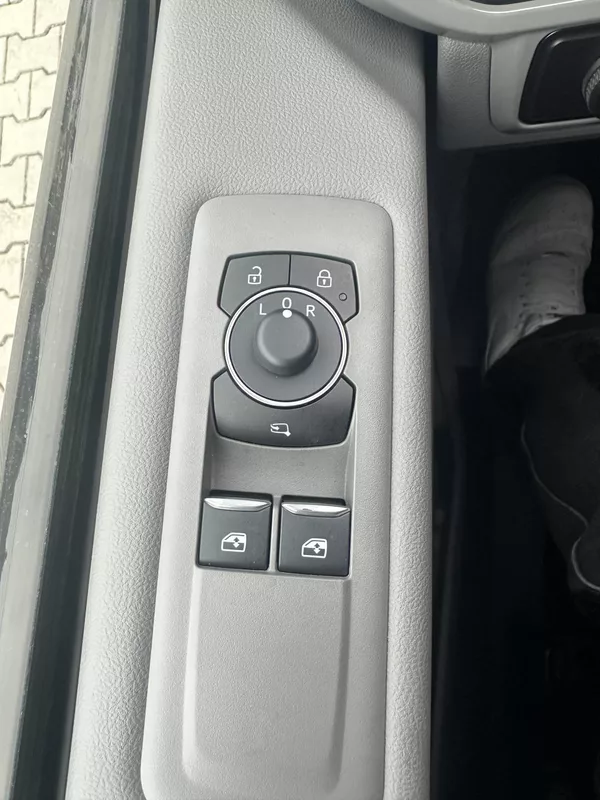 Volkswagen Caravelle 2.0TDI 125kW 4x4 8AUT DR NT CZ - foto 47