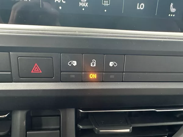 Volkswagen Caravelle 2.0TDI 125kW 4x4 8AUT DR NT CZ - foto 33
