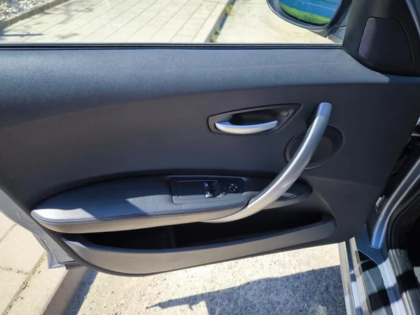 BMW Řada 1 116i 85kW SERVISKA - foto 19