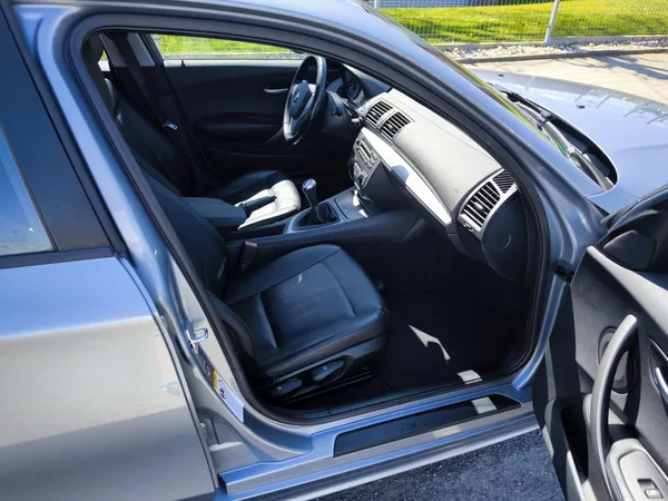 BMW Řada 1 116i 85kW SERVISKA - foto 27