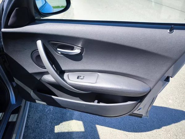 BMW Řada 1 116i 85kW SERVISKA - foto 28
