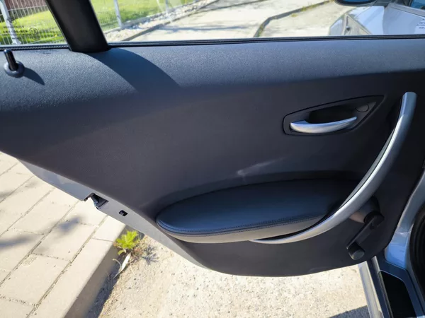 BMW Řada 1 116i 85kW SERVISKA - foto 39