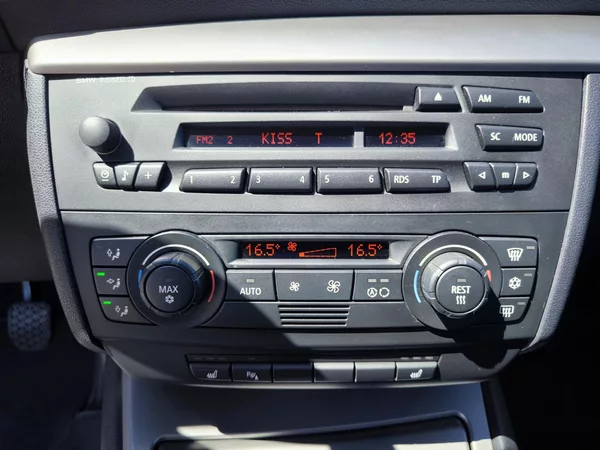 BMW Řada 1 116i 85kW SERVISKA - foto 53