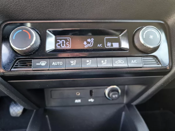 Škoda Fabia III 1,4TDI 66kW STYLE Com.1Maj - foto 46