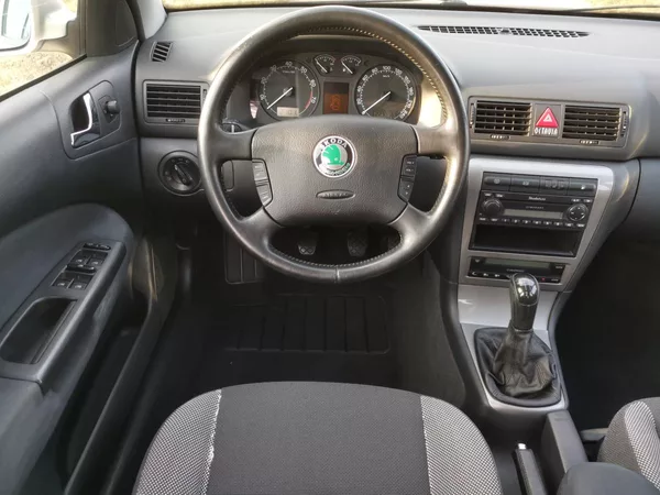 Škoda Octavia 2,0i 116PS Collection XENON - foto 19