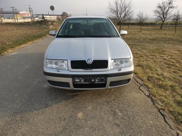Škoda Octavia 2,0i 116PS Collection XENON - foto 2