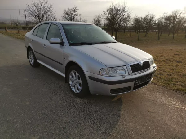 Škoda Octavia 2,0i 116PS Collection XENON - foto 3