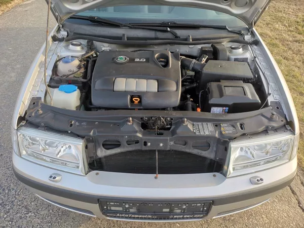 Škoda Octavia 2,0i 116PS Collection XENON - foto 31