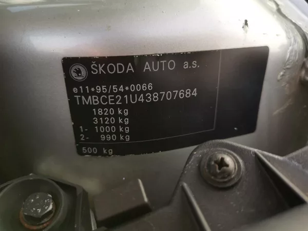Škoda Octavia 2,0i 116PS Collection XENON - foto 35