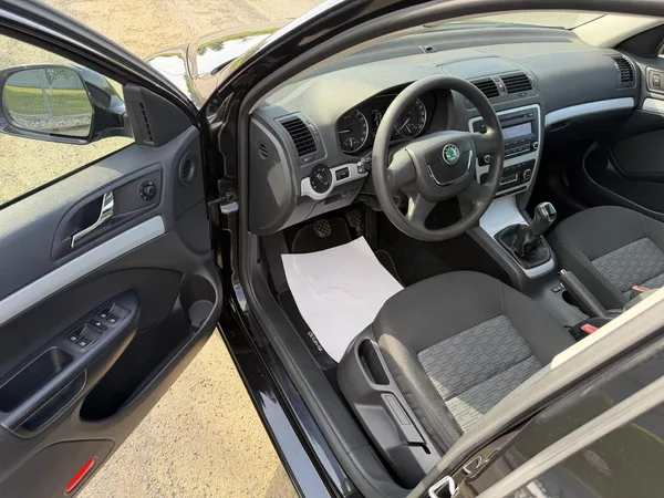 Škoda Octavia 2,0TDI 103 kW ELEGANCE 1MAJITE - foto 13