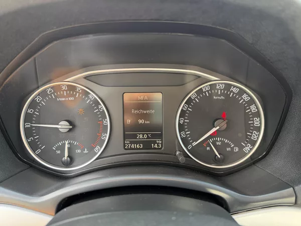 Škoda Octavia 2,0TDI 103 kW ELEGANCE 1MAJITE - foto 32