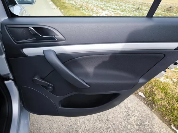Škoda Octavia 1,4TSI 90kW 1 MAJITEL - foto 23