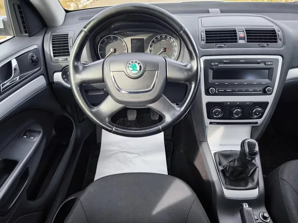 Škoda Octavia 1,4TSI 90kW 1 MAJITEL - foto 30