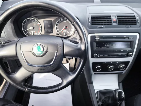 Škoda Octavia 1,4TSI 90kW 1 MAJITEL - foto 31