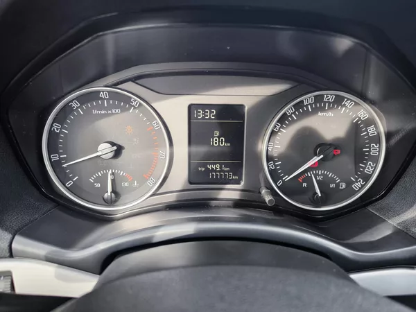 Škoda Octavia 1,4TSI 90kW 1 MAJITEL - foto 33