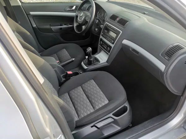 Škoda Octavia 2,0TDI 103 kW CR ELEGANCE - foto 20
