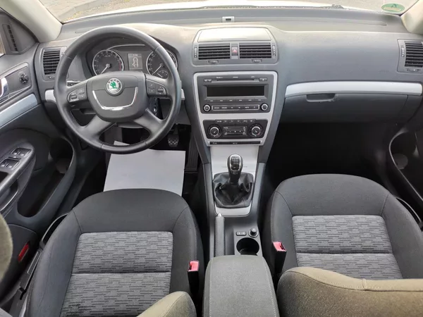 Škoda Octavia 2,0TDI 103 kW CR ELEGANCE - foto 28