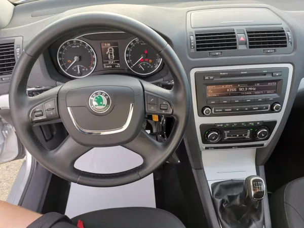 Škoda Octavia 2,0TDI 103 kW CR ELEGANCE - foto 30