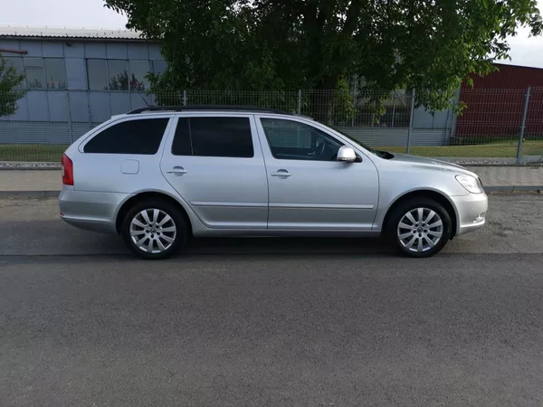 Škoda Octavia 2,0TDI 103 kW CR ELEGANCE - foto 4