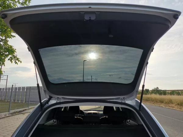 Škoda Octavia 2,0TDI 103 kW CR ELEGANCE - foto 46