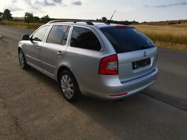 Škoda Octavia 2,0TDI 103 kW CR ELEGANCE - foto 7